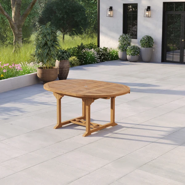 Ronde tot ovale uitschuifbare tafel van 120-170 cm met een tafelblad van 4 cm dik.
