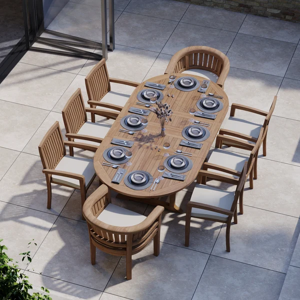 Ovale uitschuifbare teakhouten tafel van 180 tot 240 cm met een blad van 4 cm dik, inclusief 6 stapelbare Henley-stoelen en 2 Francisco-stoelen, en gratis kussens.