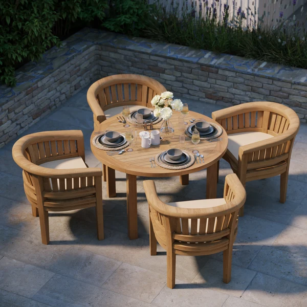 Teakhouten set bestaande uit een ronde tafel Maximus van 120 cm met een blad van 4 cm dik, 4 San Francisco stoelen en gratis kussens.