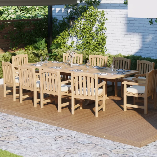 Teakhouten tuinmeubelen: rechthoekige uitschuifbare tafel van 2-3 meter met een blad van 4 cm dik, inclusief 10 Warwick-stoelen en gratis kussens.