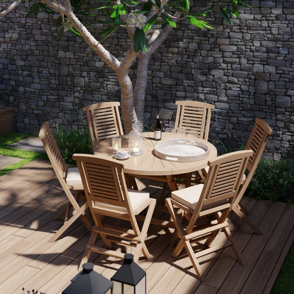 Teakhouten tuinmeubelen: ronde Sunshine klaptafel van 120 cm met een blad van 4 cm dik, inclusief 6 Hampton klapstoelen en gratis kussens.