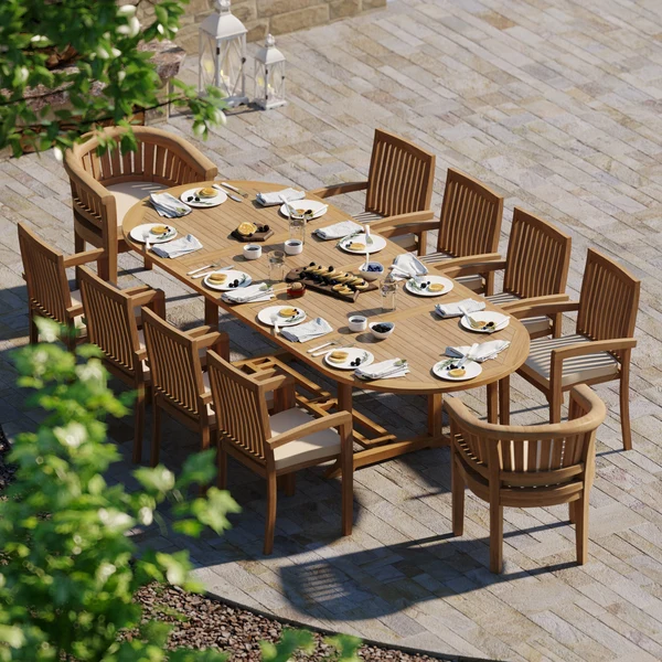 Ovale uitschuifbare teakhouten tafel van 200 tot 300 cm met een blad van 4 cm dik, inclusief 8 stapelbare Henley-stoelen en 2 San Francisco-stoelen, en gratis kussens.