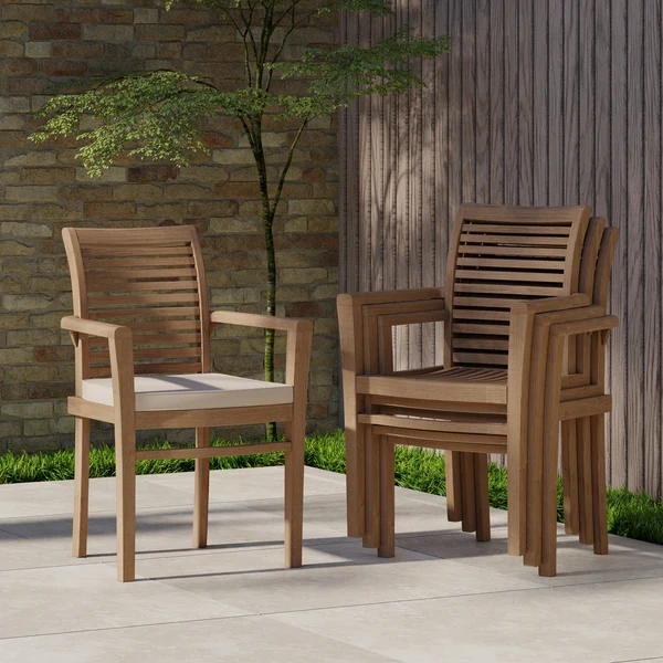 4 stapelbare tuinstoelen van teakhout, model Oxford, inclusief gratis kussens.